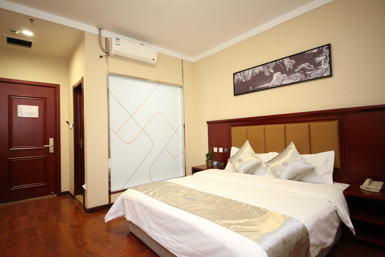 Chonpines Hotel Changchun Exterior foto